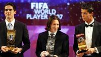 Ricardo Kaka memenangkan Ballon d'Or 2007. Posisi kedua ditempati Lionel Messi dan disusul Cristiano Ronaldo