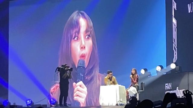 Lisa Blackpink saat fan meet di Jakarta. [Anisha/Fimela]
