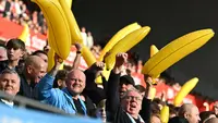 Alasan Suporter Manchester City Bawa Balon Pisang ke Markas Liverpool
