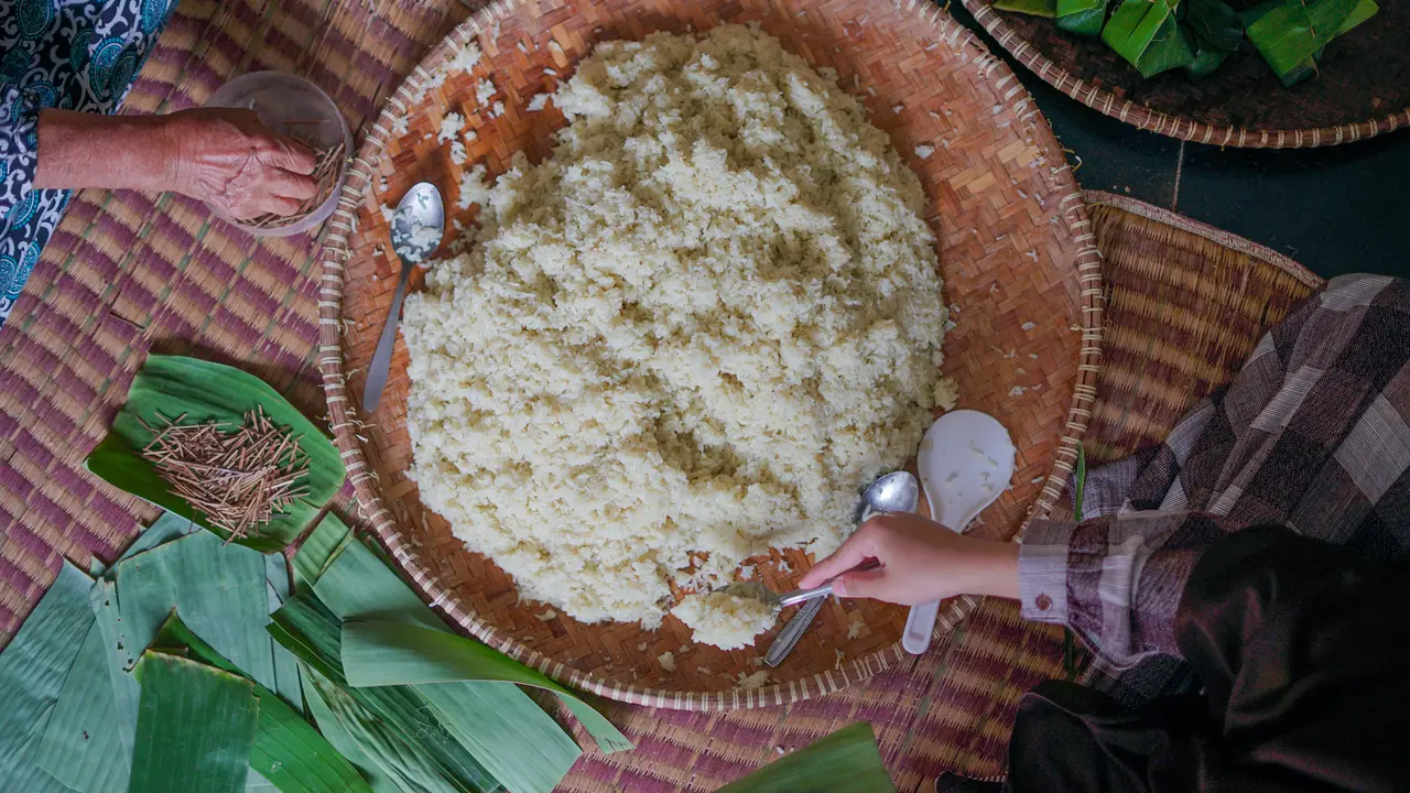 Cara Pembuatan Tape Ketan Daun Jambu Khas Cirebon, Lengkap dengan Tips