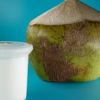 Ilustrasi Air Kelapa (Photo by Ryutaro Uozumi on Unsplash)