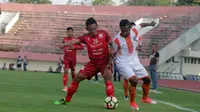 Duel Persis vs Sragen United di Stadion Manahan, Solo, Minggu (30/7/2017) yang dimenangi Persis dengan skor 2-1. (Bola.com/Ronald Seger)