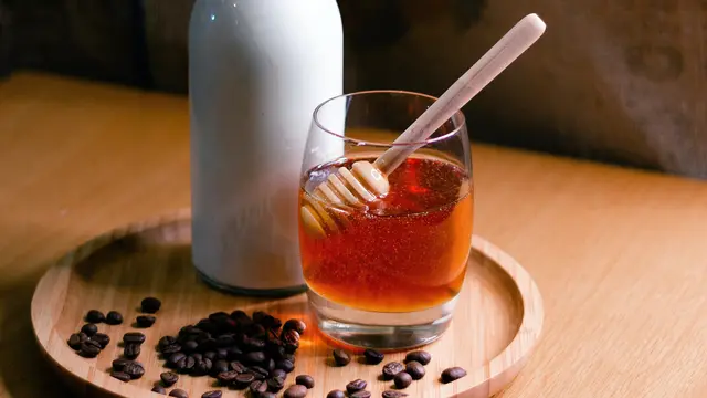 [Fimela] susu dan madu