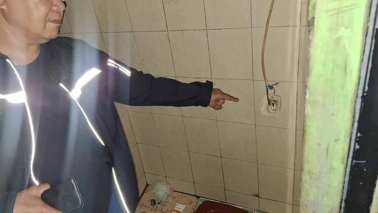 Kamar mandi tempat ditemukan santri tewas di Kabupaten Sukabumi (Liputan6.com/Istimewa).