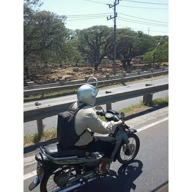 7 Potret Tingkah Kocak Pengendara Motor Ini Bikin Geleng-Geleng Kepala