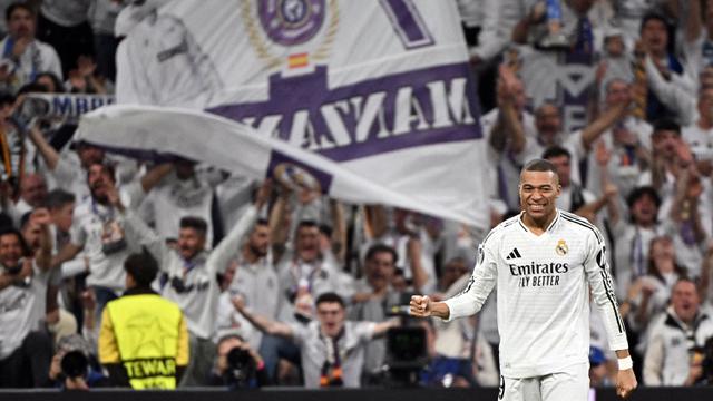 Foto: Penampilan Spektakuler Kylian Mbappe, Cetak Hattrick untuk Singkirkan Man City di Liga Champions