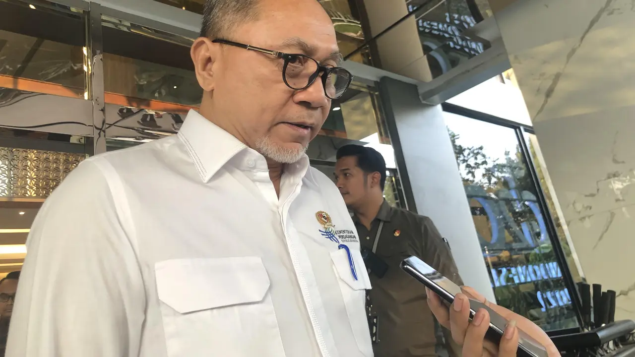 Menteri Perdagangan (Mendag) RI Zulkifli Hasan (Zulhas) menghadiri Rapat Koordinasi (Rakor) Tingkat Menteri di Kementerian Koordinator (Kemenko) Bidang Perekonomian
