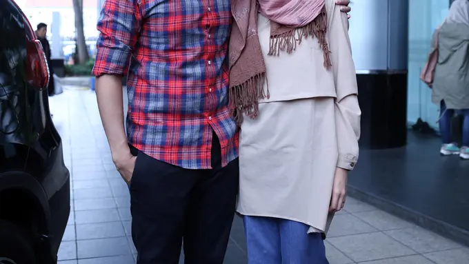 [Bintang] Dude Harlino dan Alyssa Soebandono