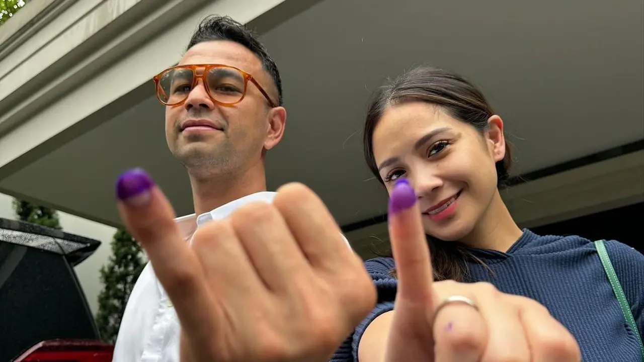 Raffi Ahmad dan Nagita Slavina nyoblos (Instagram/raffinagita1717)