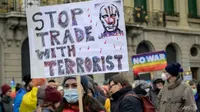 Demonstrasi berjuang mendorong Swiss untuk terlibat dalam upaya mengamankan gencatan senjata antara Rusia dan Ukraina. (AFP/Fabrice Coffrini)