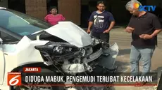 Pengendara minibus yang diduga mabuk melaju dengan kecepatan tinggi dan melawan arah sebelum menabrak mobil dari berlawanan.