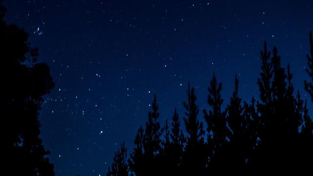 Ilustrasi bintang, malam hari