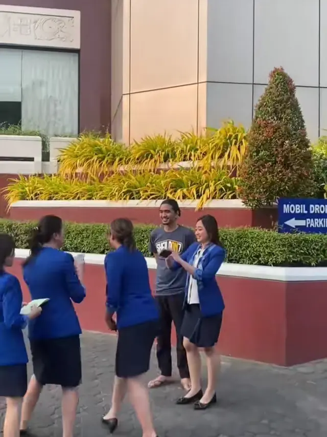 Kesederhanaan Duta Sheila On 7