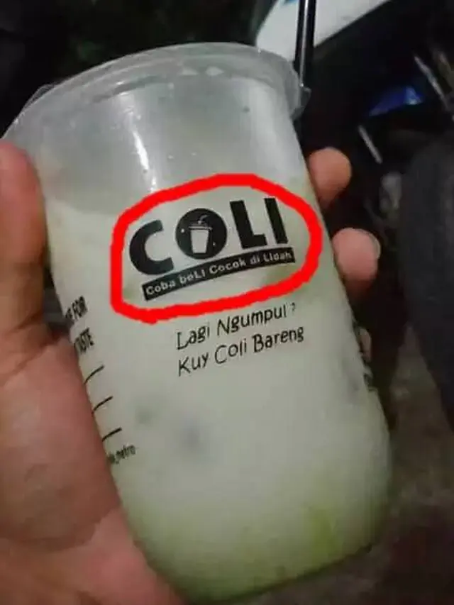 9 Singkatan Tulisan Nyeleneh di Tempat Jualan Es Ini Bikin Geleng Kepala