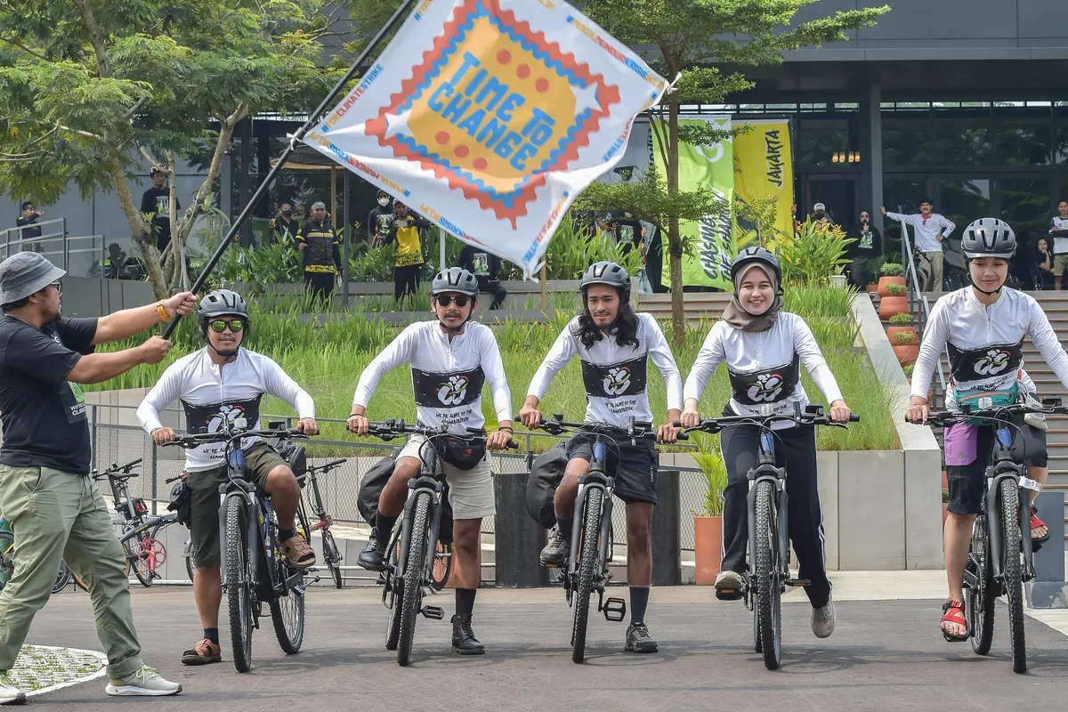 Bersepeda dari Jakarta hingga Bali Membawa Pesan Dampak Nyata Krisis Iklim