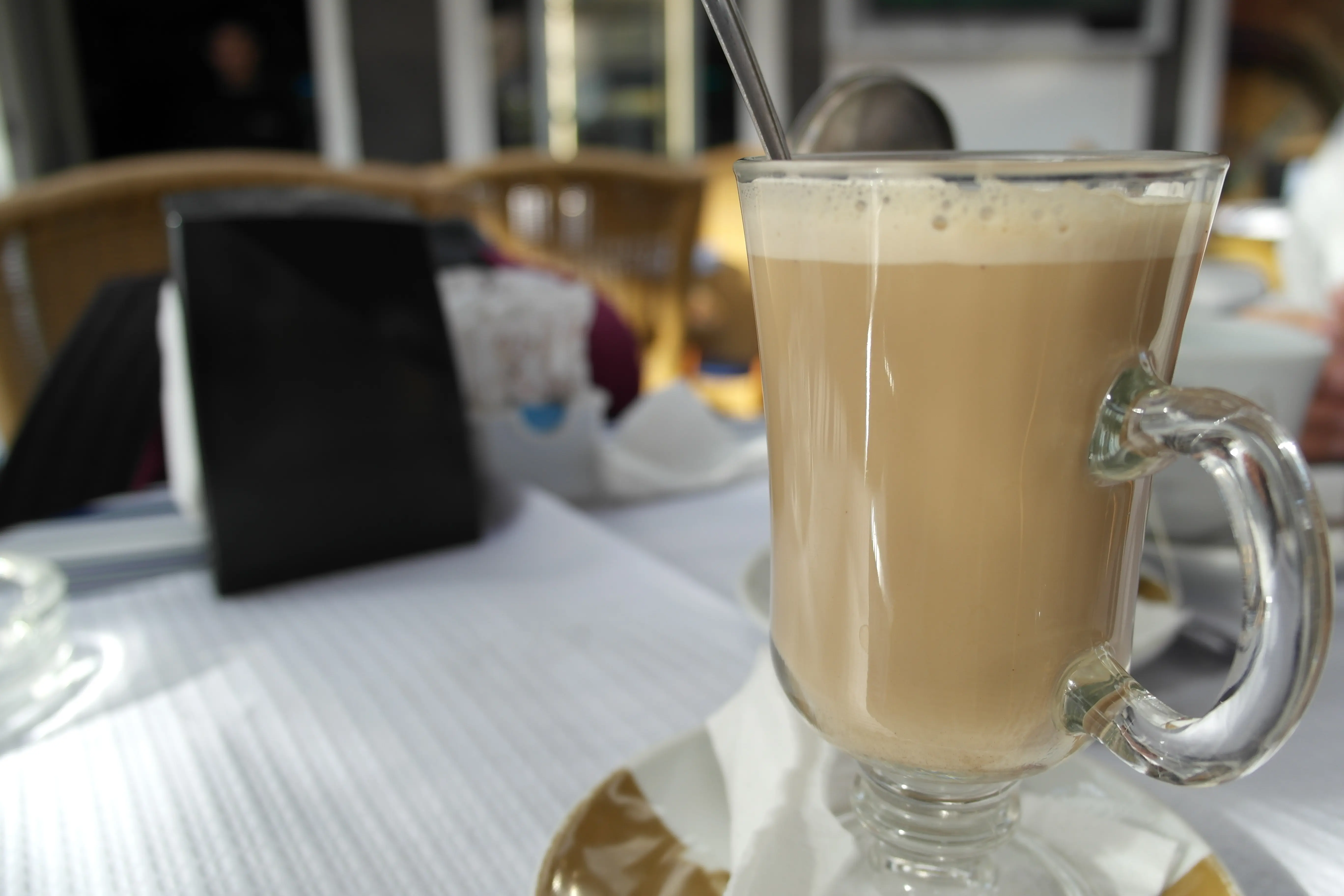 Kopi Galao, kopi khas Portugal. (Bola.com/Reza Khomaini)