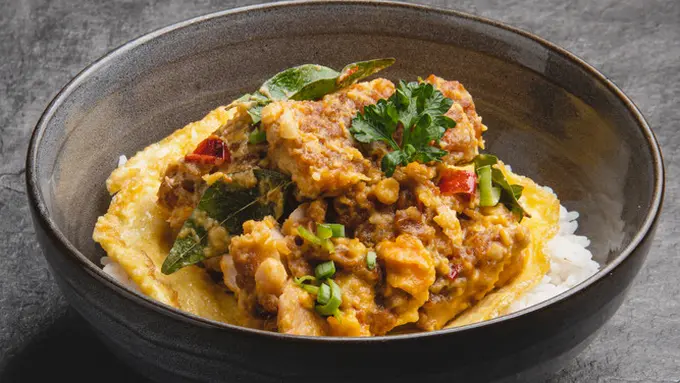 ayam goreng telur asin