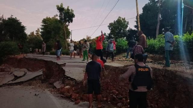 Kerusakan gempa maluku
