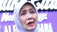 Jenazah Yanti Noor Istri Chrisye Tiba di Rumah Duka Saat Azan Magrib