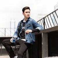 "Kisaran berapa ya? Haha lumayan sih yang jelas ini mobil paling mahal yang pernah aku beli sejauh ini," ujar Verrel. (Instagram/bramastavrl)