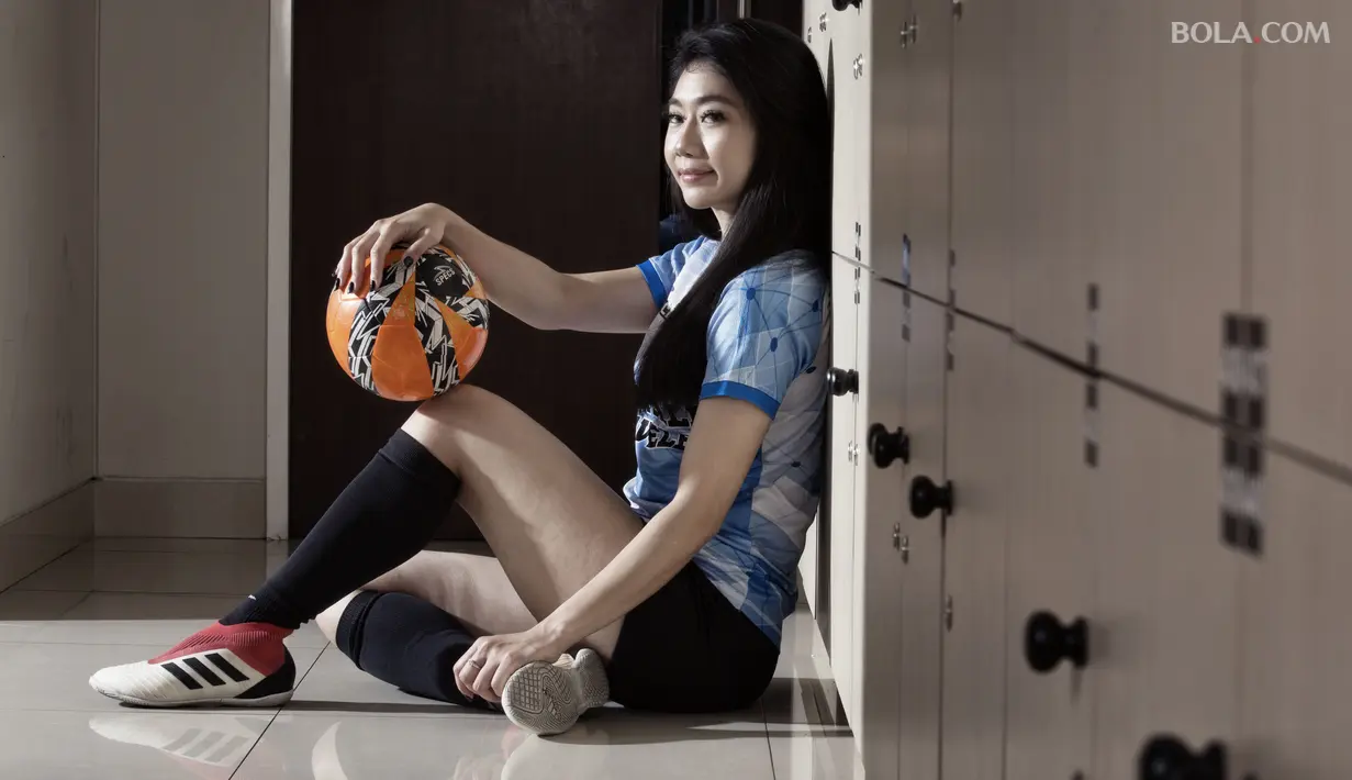Fithri Syamsu atlet futsal Indonesia, dalam sesi foto setelah acara KLY Lounge di Redaksi KLY, Rabu (28/11/2018) Jakarta. (Bola.com/Peksi Cahyo)