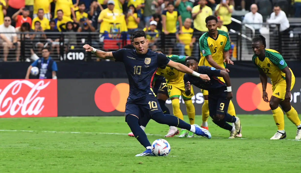 Tiga gol Ekuador dicetak melalui bunuh diri Kasey Palmer, Kendry Paez, dan Alan Minda. (Candice Ward / GETTY IMAGES NORTH AMERICA / Getty Images via AFP)