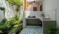 7 Model Dapur Semi Outdoor yang Sejuk Berkat Bukaan Lebar untuk Rumah Tropis