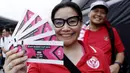 Suporter Timnas Indonesia berkumpul saat berada di Stadion Nasional, Singapura, Jumat (9/11). Indonesia akan melawan Singapura pada laga Piala AFF 2018. (Bola.com/M. Iqbal Ichsan)