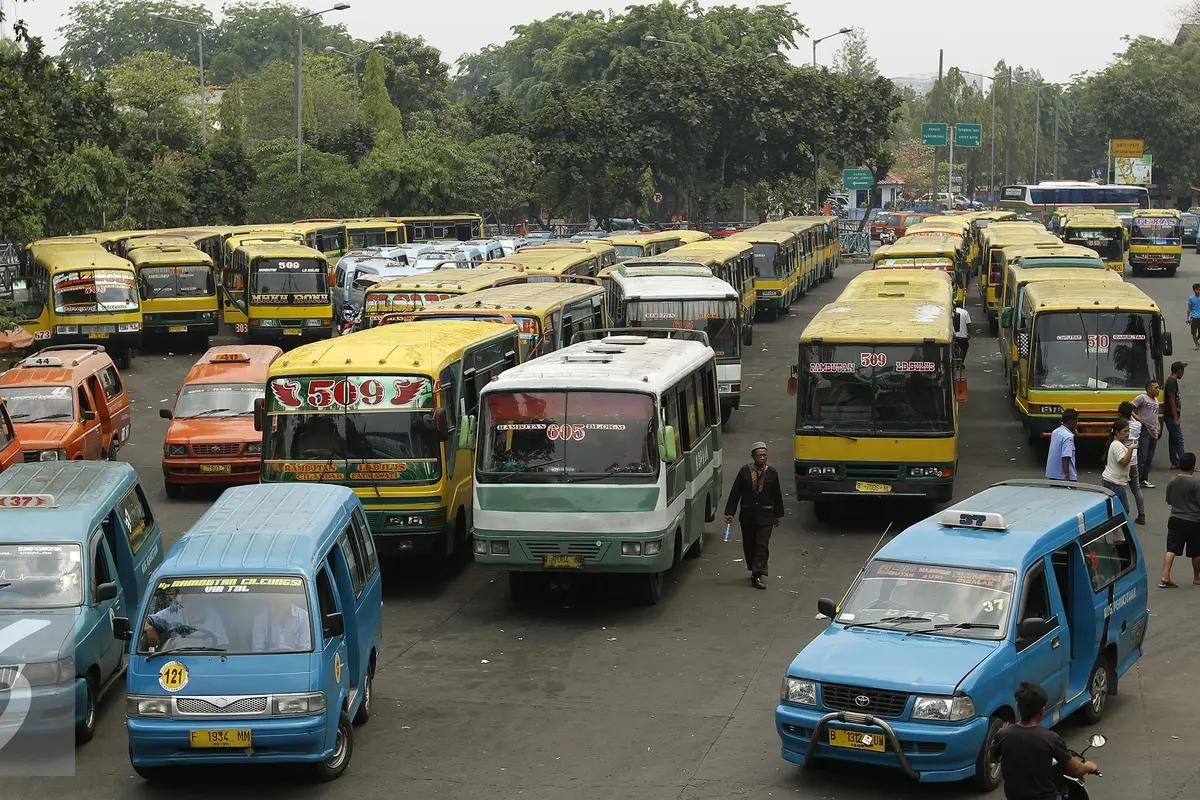 20151105-Terminal-Bus-Jakarta-Yoppy-Renato