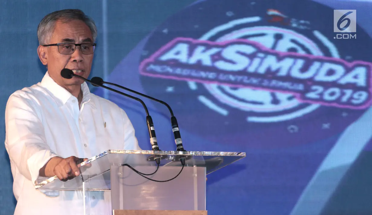 Ketua Dewan Komisioner Otoritas Jasa Keuangan (OJK) Wimboh Santoso memberikan sambutan dalam acara Aksi Mahasiswa dan Pemuda Indonesia Menabung (AKSiMUDA) 2019 di Gedung BPPT Jakarta, Selasa (30/7/2019). Acara digelar dalam rangka menyambut Hari Indonesia Menabung 2019. (merdeka.com/Iqbal S Nugroho)
