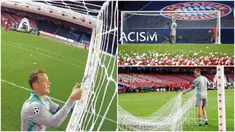 Aksi mengejutkan dilakukan oleh kiper Bayern Munchen, Manuel Neuer, usai laga final melawan PSG. Kapten Die Roten itu melakukan ritual menggunting jaring gawang sebagai bentuk perayaan menjuarai Liga Champions 2019-2020.
