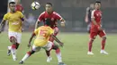 Gelandang Persija Jakarta, Renan da Silva, berusaha melewati pemain Selangor FA pada laga persahabatan di Stadion Patriot, Jawa Barat, Kamis (6/9/2018). Persija kalah 1-2 dari Selangor FA. (Bola.com/M Iqbal Ichsan)