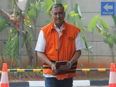 Tersangka kasus dugaan korupsi proyek pengadaan KTP elektronik, Markus Nari tiba untuk menjalani pemeriksaan di Gedung KPK, Jakarta, Kamis (25/7/2019). Markus Nari diperiksa sebagai tersangka terkait kasus dugaan korupsi proyek pengadaan KTP elektronik. (merdeka.com/Dwi Narwoko)