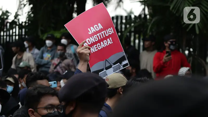 Suarakan Tuntutan, Mahasiswa Bergerak Menuju Gedung DPR