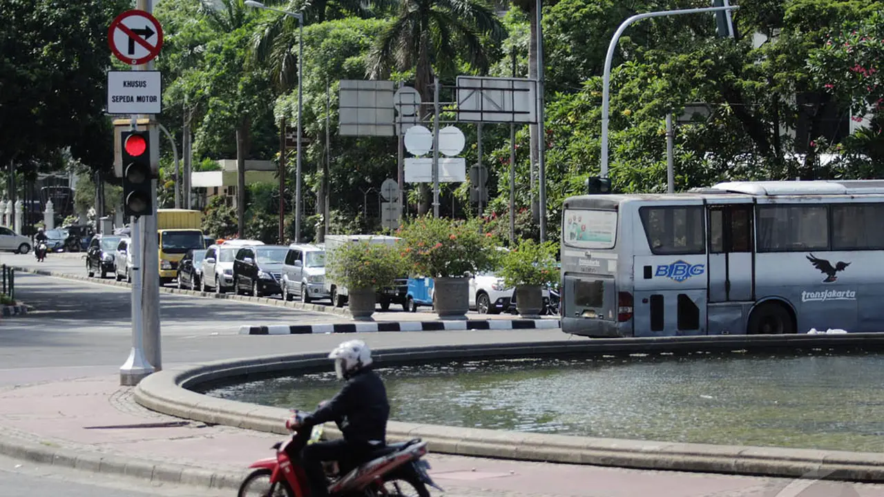 Rambu Larangan Sepeda Motor Masuk Jl Thamrin Terpasang