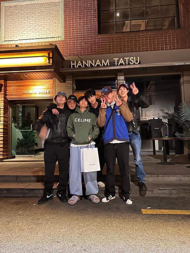 Wooga Squad merayakan ultah Choi Woo Shik. (Instagram/ dntlrdl)