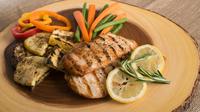 Easy lemon pepper chicken recipe. (Photo: Mark DeYoung/Unsplash)