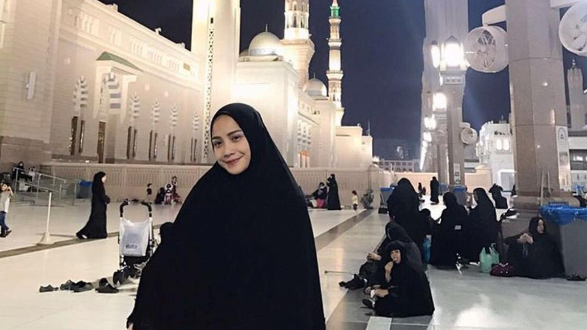 Nagita Umrah, Rafathar Diasuh Nenek, di Mana Raffi?