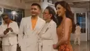Film keluarga yang dijadwalkan tayang tanggal 14 November 2024 ini akan diwarnai dengan wajah aktor papan atas Indonesia. Selain Amanda Manopo, pemain lainnya ialah Christine Hakim, Slamet Rahardjo, Adinia Wirasti, Fedi Nuril hingga Yasmin Napper. (Liputan6.com/IG/@bennusorumba)