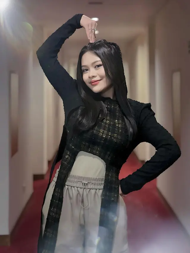 8 Potret Melly Lee yang Berduet dengan Hui PENTAGON di Dangdut Kpop 29ther, Curi Perhatian