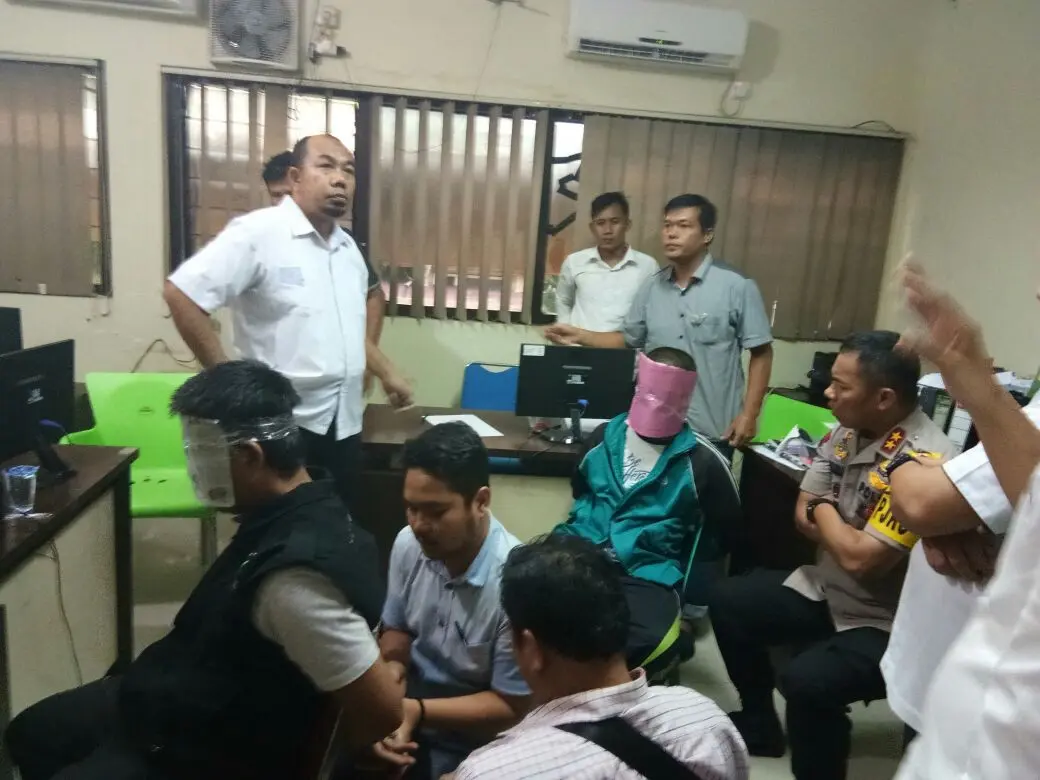 Gagal Serang Mako Brimob, Teroris Ditangkap di Palembang. (Liputan6.com/Nefri Inge)