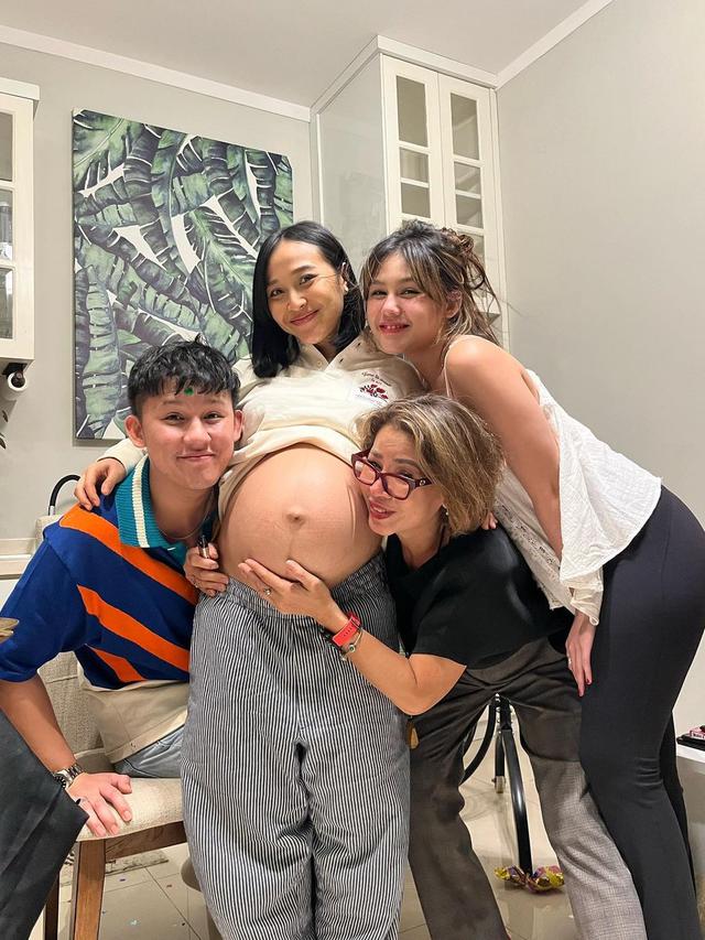 Rinni Wulandari Melahirkan Anak Kedua, Ini 7 Potret Perjalanan Kehamilannya