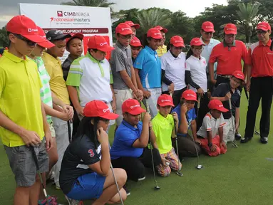 Suasana coaching clinic’ bersama pelatih Joe Glynn dari Leadbetter Golf Academy (LGA) Indonesia, Jakarta, Minggu (15/3/2015). Kegiatan ini untuk menyambut CIMB Niaga Indonesia Masters 2015 pada 23 April 2015 (Liputan6.com/Herman Zakharia)
