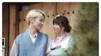 Key `SHNee` tampil memukau bersama sang istri Arisa Yagi dalam balutan busana tradisional Korea Hanbok.
