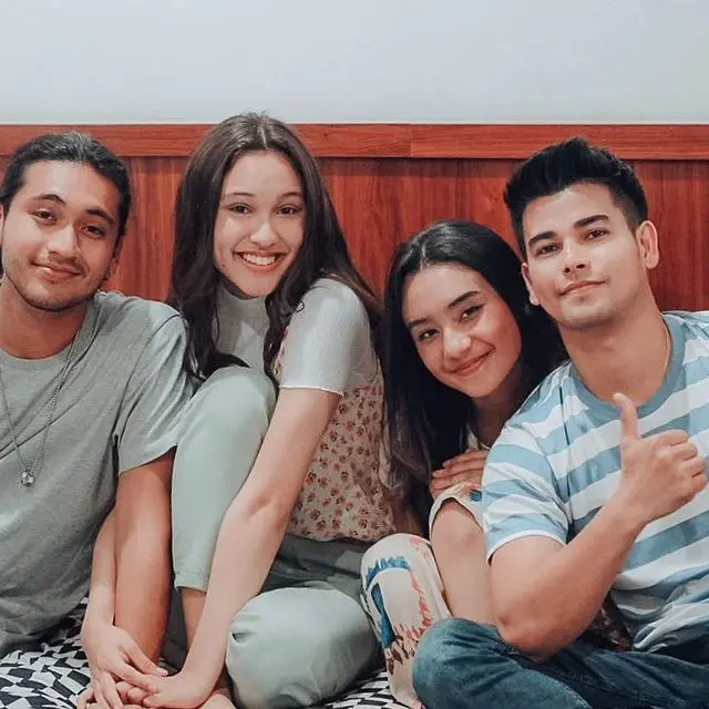 7 Potrret Kebersamaan Pasangan Kekasih dalam Love Story The Series
