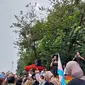 Warganet di lini massa Twitter dihebohkan dengan beredarnya sejumlah foto bendera pelangi simbol kaum LGBT di kawasan Monumen Nasional (Monas), Jakarta Pusat. (Twitter @sosmedkeras)