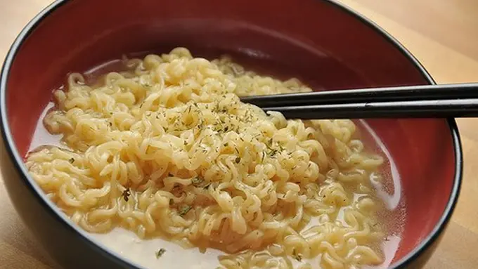 8 Cara Ubah Mi Instan Jadi Hidangan Berkelas