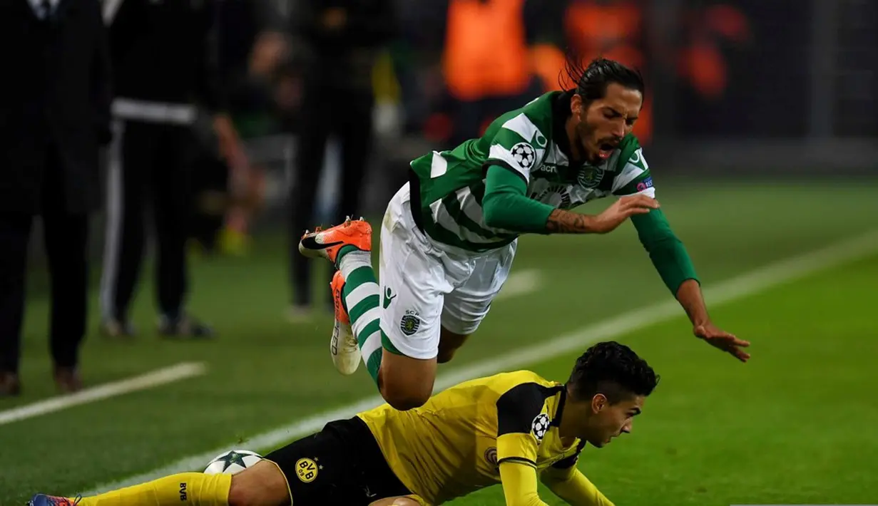  Ekspresi pemain Borussia Dortmund, Adrian Ramos, setelah mencetak gol ke gawang Sporting CP dalam laga Grup F Liga Champions di Signal Iduna Park, Rabu (2/11/2016) waktu setempat. (AFP/Patrik Stollarz)