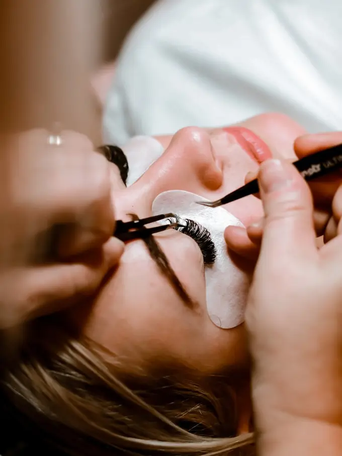 Hukum eyelash extention menurut islam