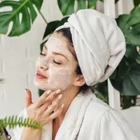 ilustrasi urutan menggunakan scrub wajah/Lordn/shutterstock